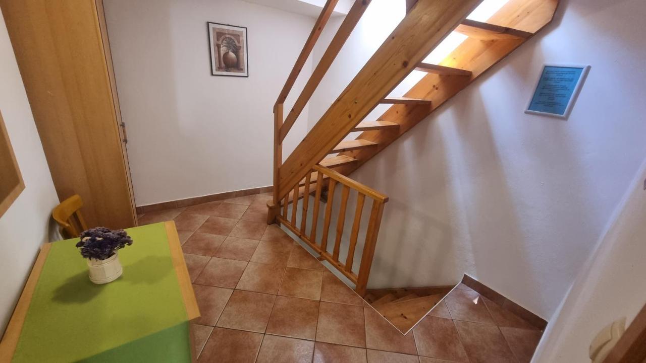 Apartment Igor With Balcony And Sea View Башка Экстерьер фото