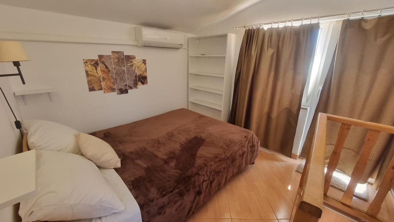 Apartment Igor With Balcony And Sea View Башка Экстерьер фото